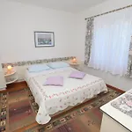 Jole Apartman